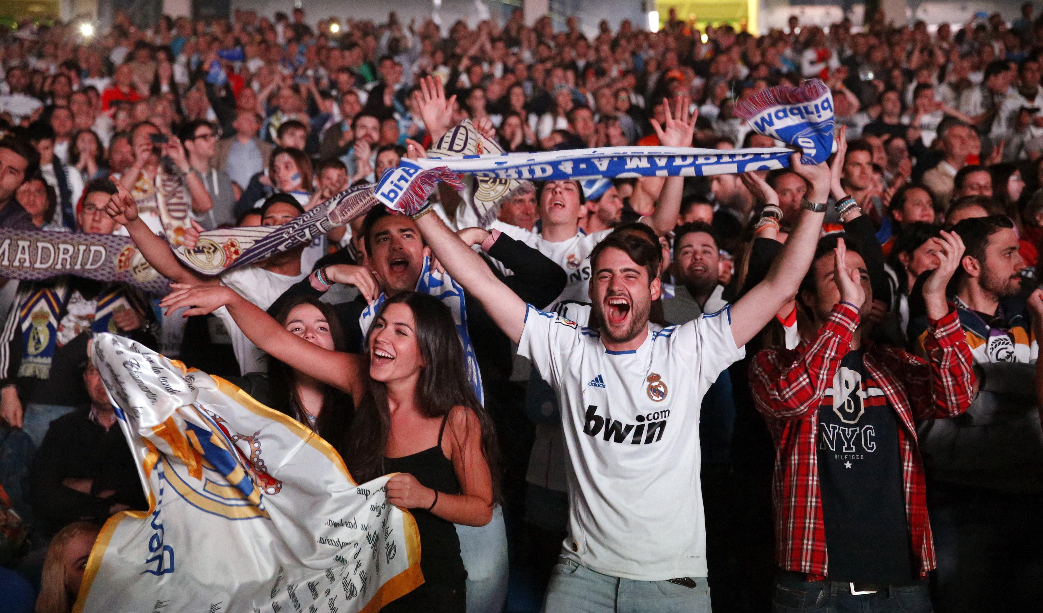 Real Madrid fans unite and soldier on!